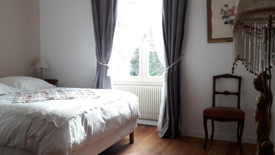 Photo of Bedroom in Cormeilles-en-Vexin