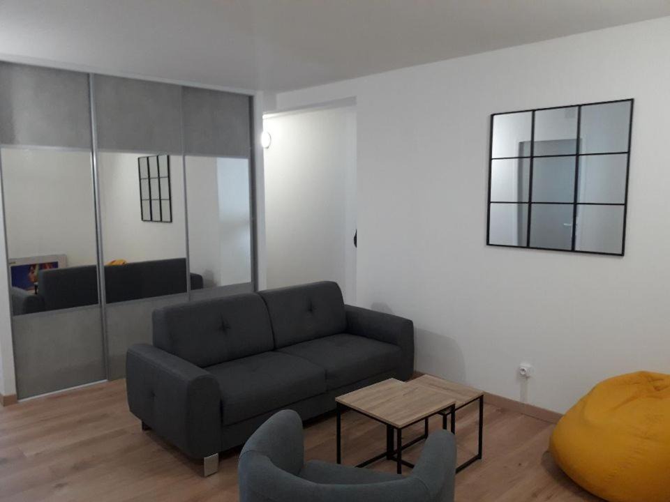 Photo of Livingroom in Paroisse Saints-Pierre-et-Paul-Apotres