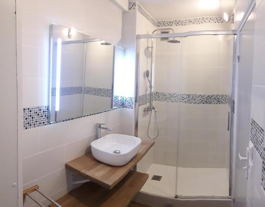 Photo of Bathroom in Paroisse Saints-Pierre-et-Paul-Apotres