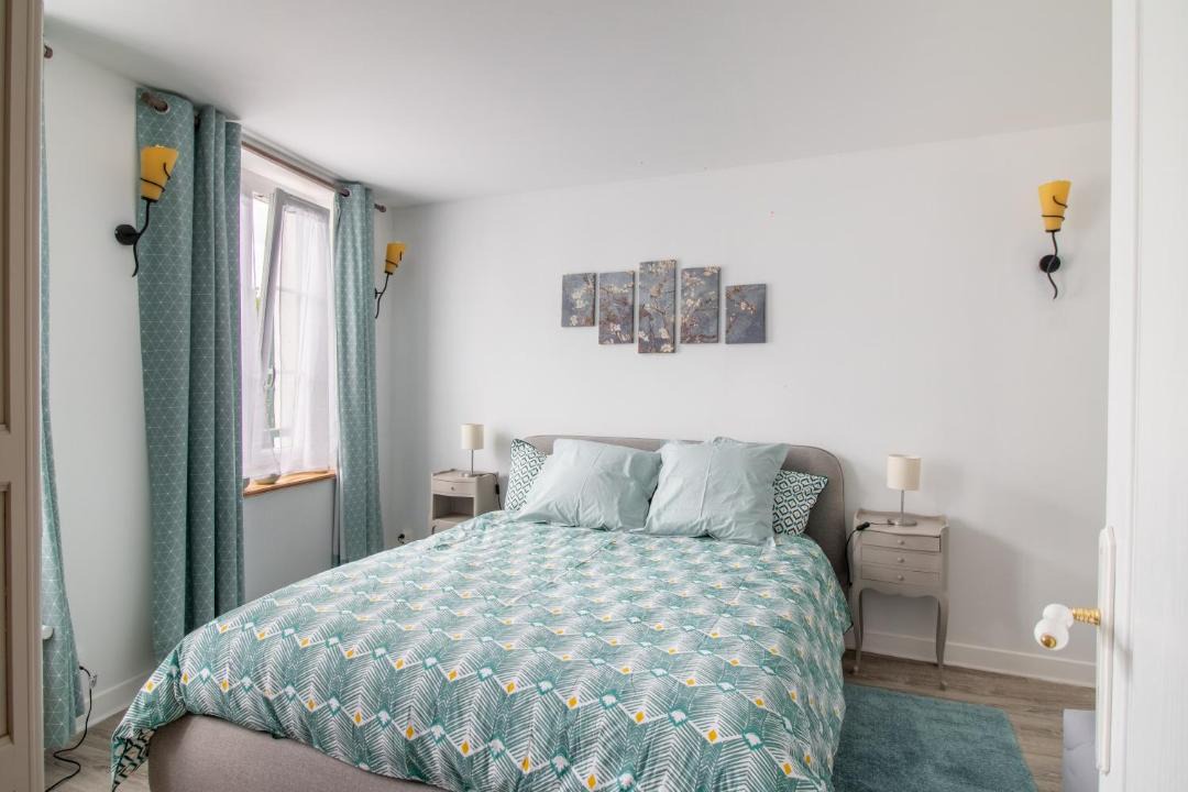 Photo of Bedroom in Isles-les-Villenoy