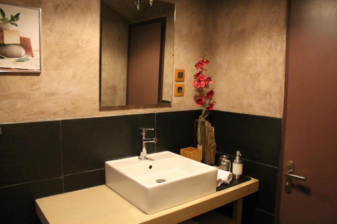 Photo of Bathroom in Charleville-Mezieres