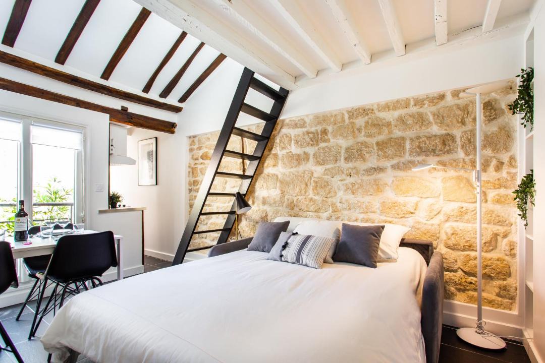 Photo of Bedroom in 9th Arrondissement