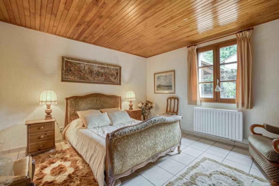 Photo of Bedroom in Saint-Pierre-des-Tripiers