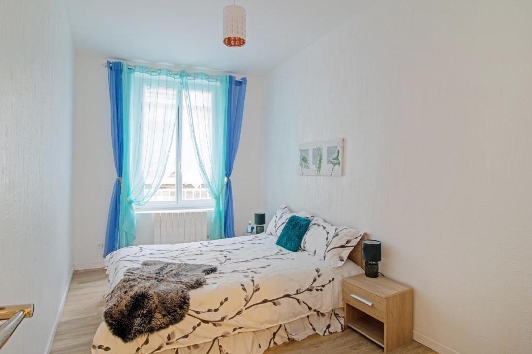 Photo of Bedroom in La Ferte-sous-Jouarre