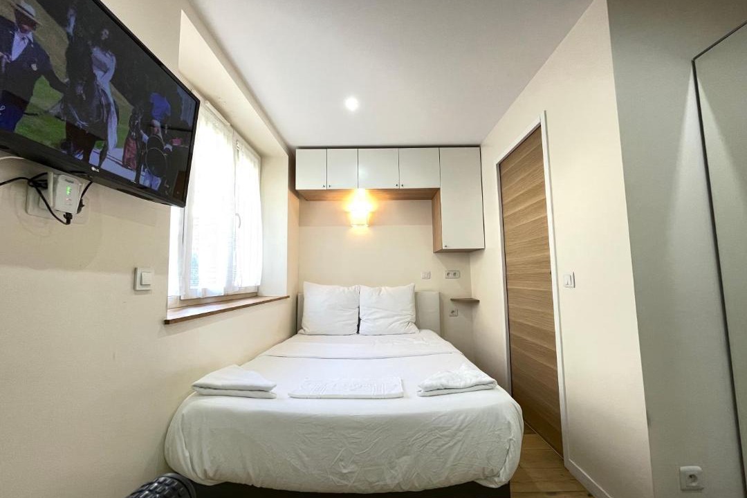 Photo of Bedroom in Jouy-en-Josas