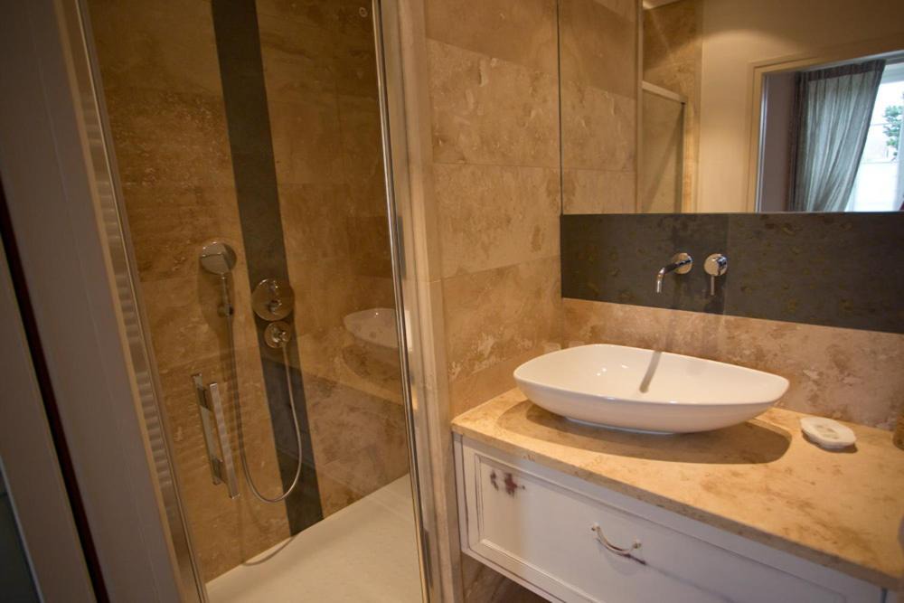 Photo of Bathroom in Pommard