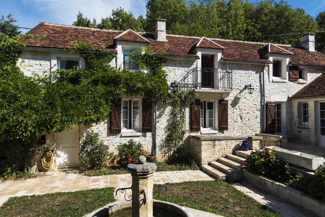 Photo of Buildings in Ouanne