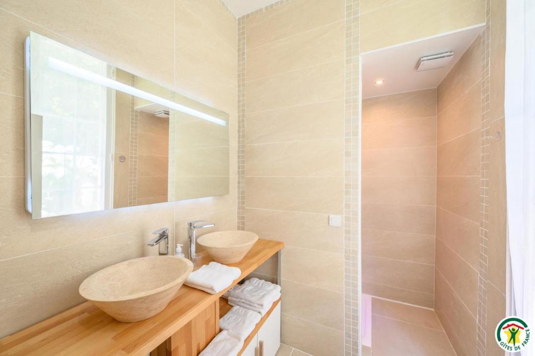 Photo of Bathroom in Tille