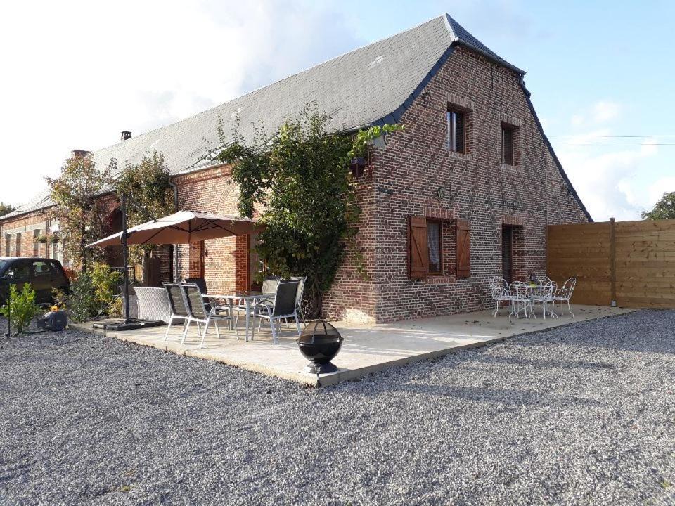 Photo of Buildings in Mondrepuis