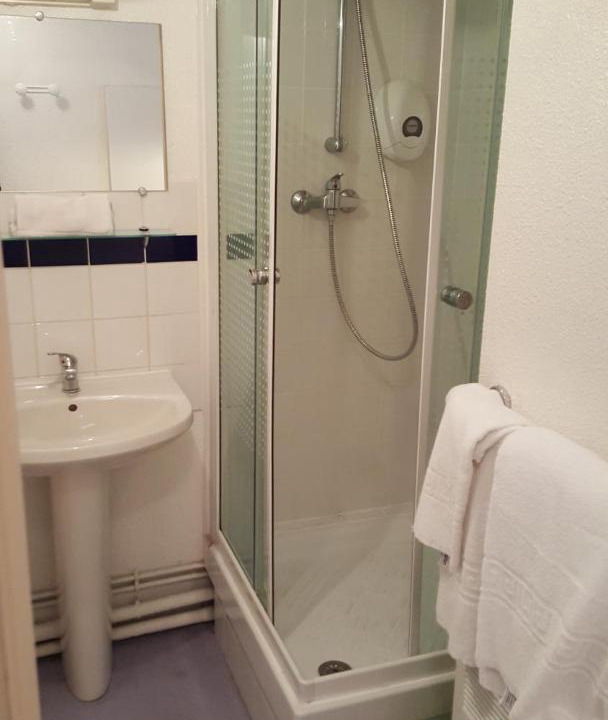 Photo of Bathroom in Margny-les-Compiegne