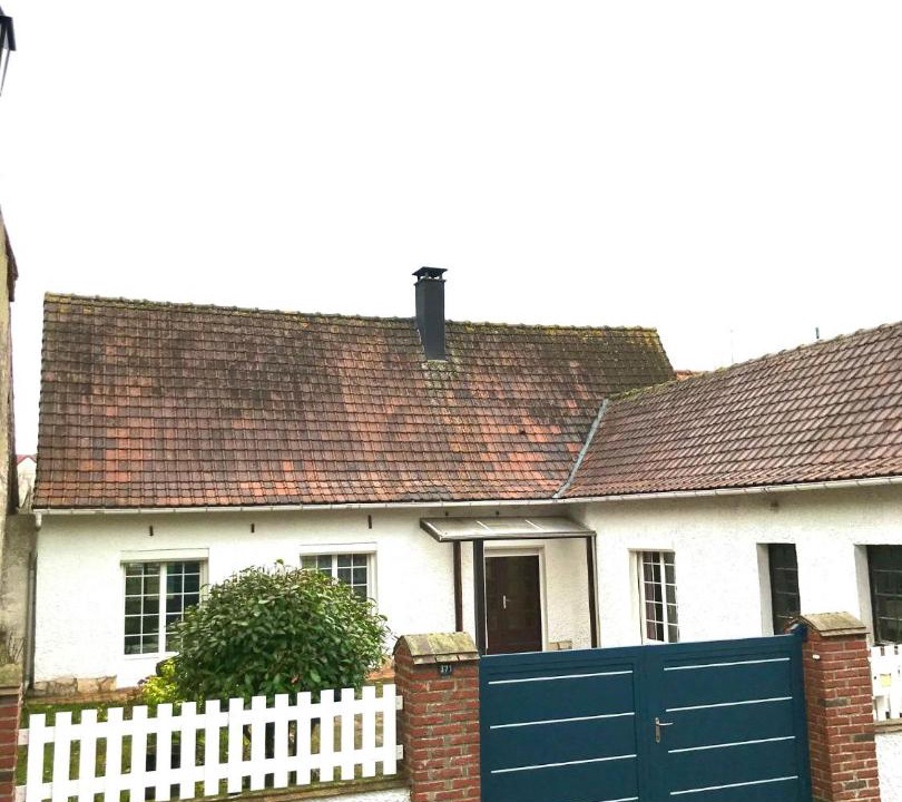 Photo of Buildings in Ecuires
