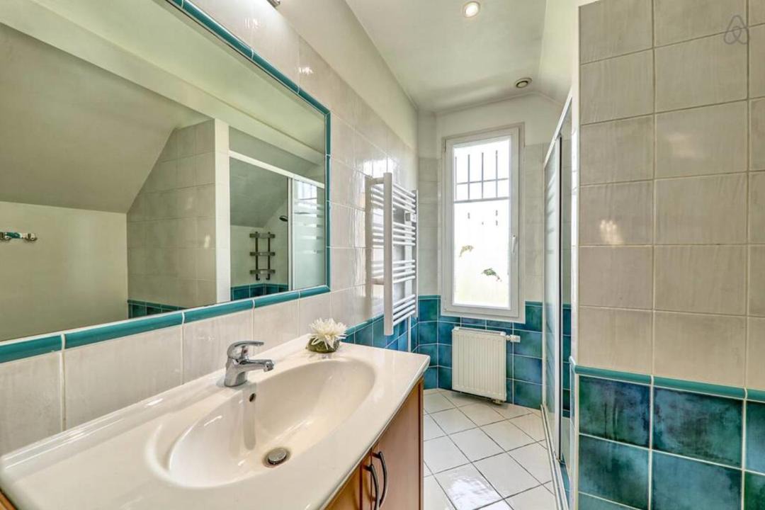 Photo of Bathroom in Magny-le-Hongre