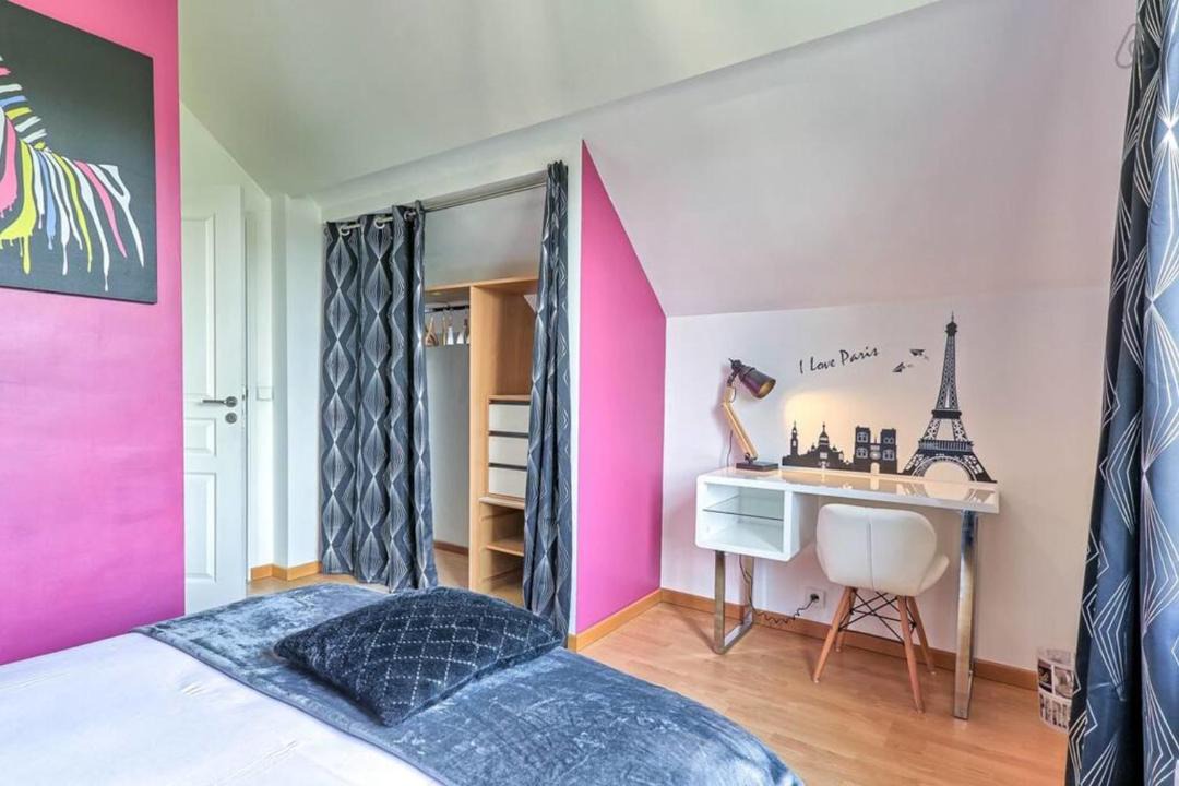 Photo of Bedroom in Magny-le-Hongre