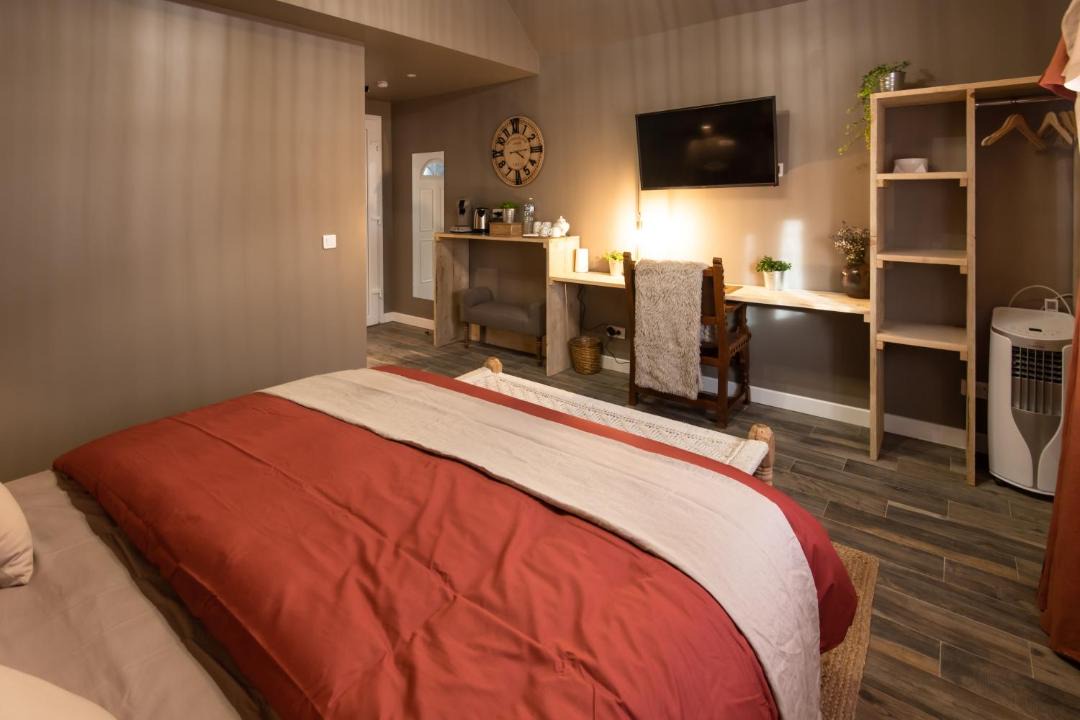 Photo of Bedroom in Saint-Loup-de-Naud