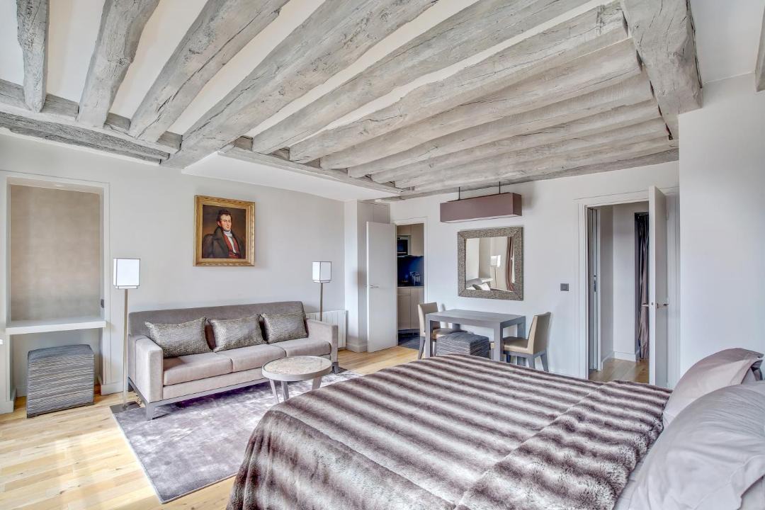 Photo of Bedroom in 2nd Arrondissement