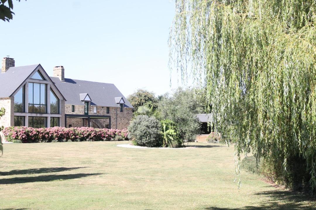 Photo of Buildings in St-Jean-de-la-Haize