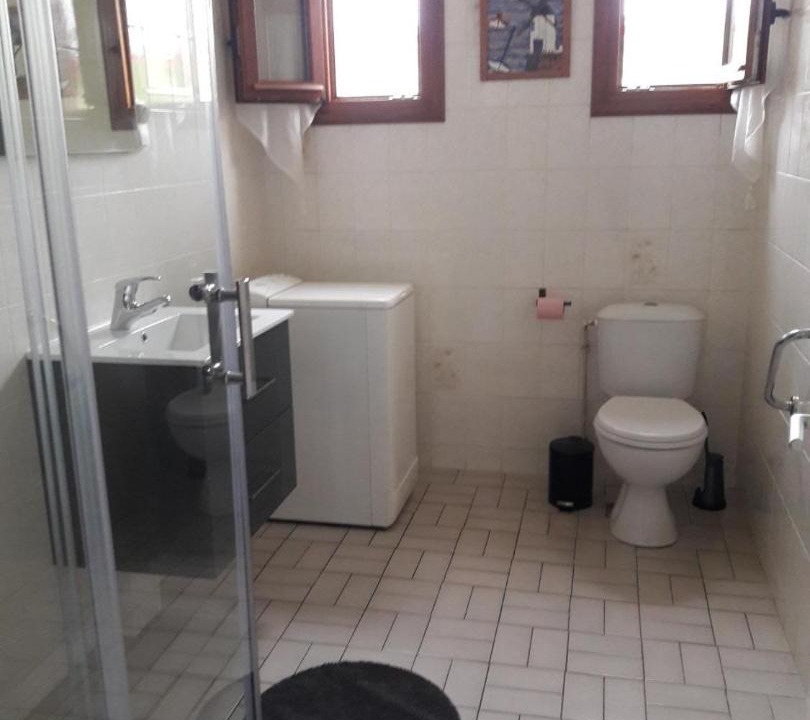 Photo of Bathroom in Charteves