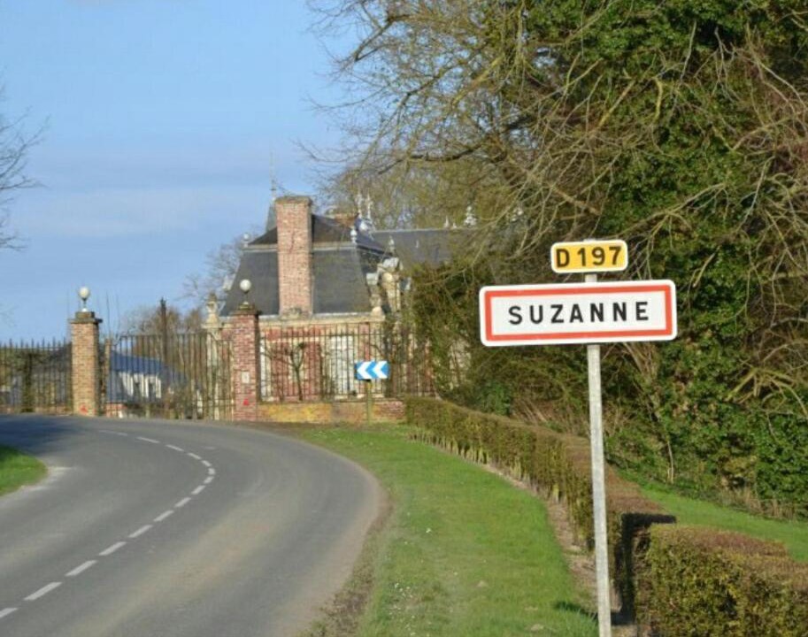 Photo of Others in Suzanne