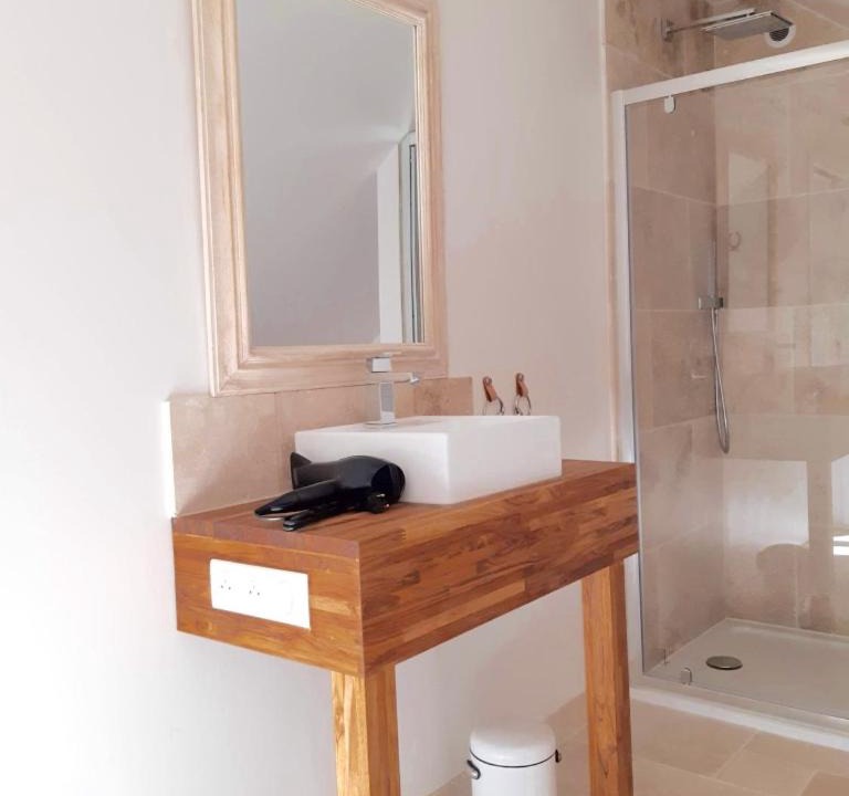 Photo of Bathroom in Coye-la-Foret