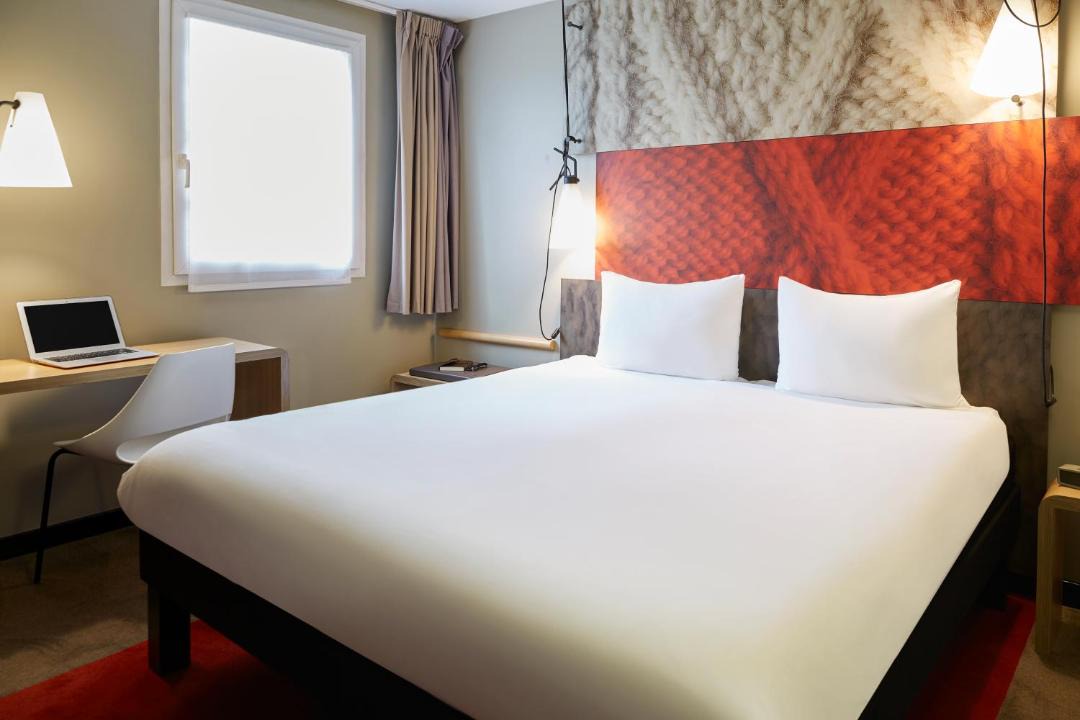 Photo of Bedroom in Hopital Saint-Louis