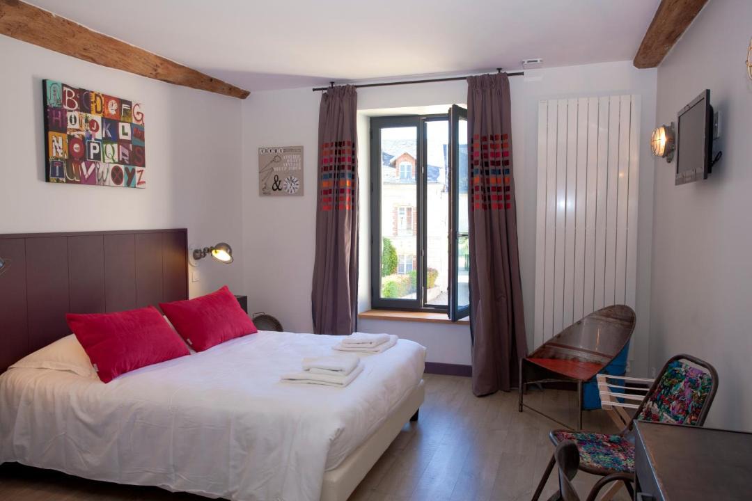Photo of Bedroom in Saint-Mesmes