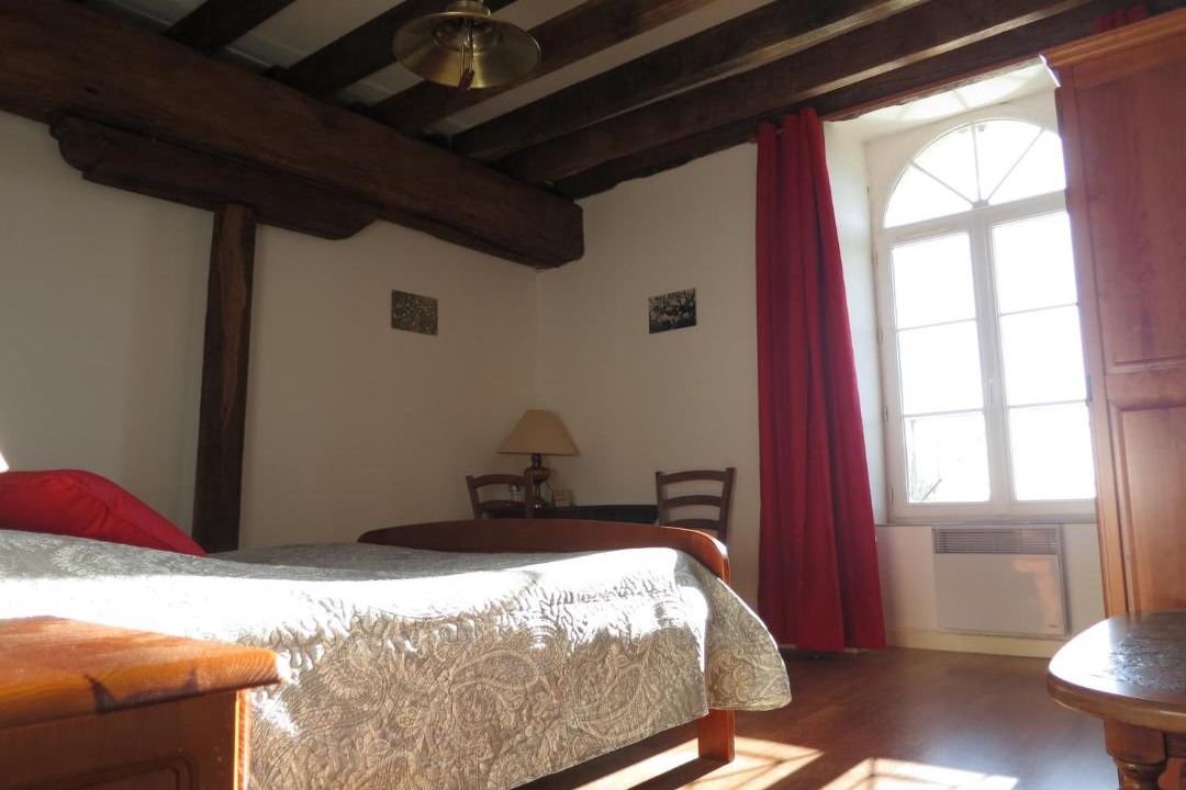 Photo of Bedroom in Saint-Denis-d'Orques