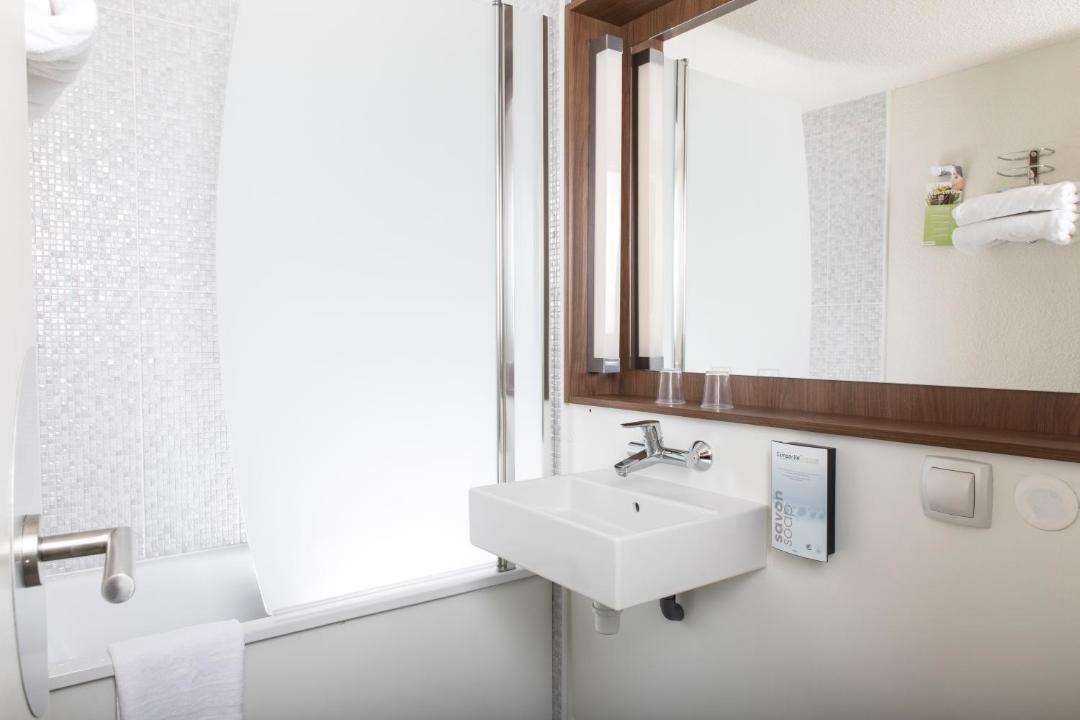 Photo of Bathroom in Cergy