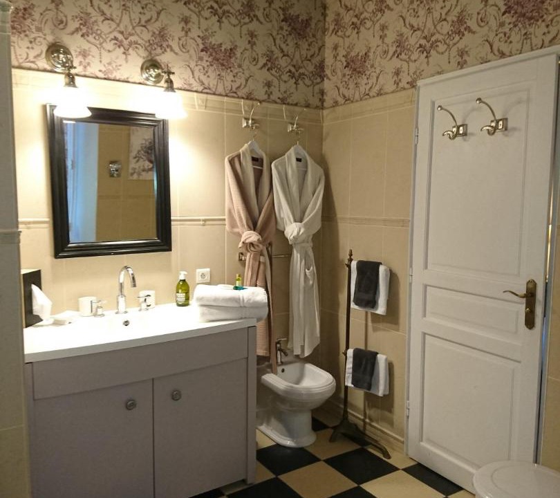 Photo of Bathroom in Senlis