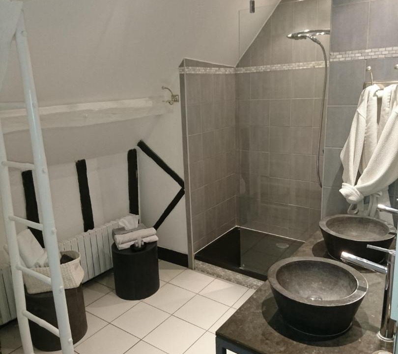 Photo of Bathroom in Senlis