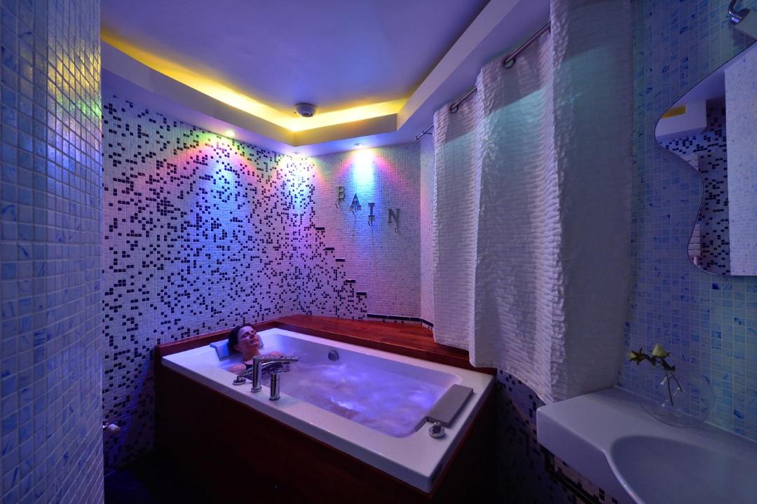 Photo of Bathroom in Vienne-en-Arthies