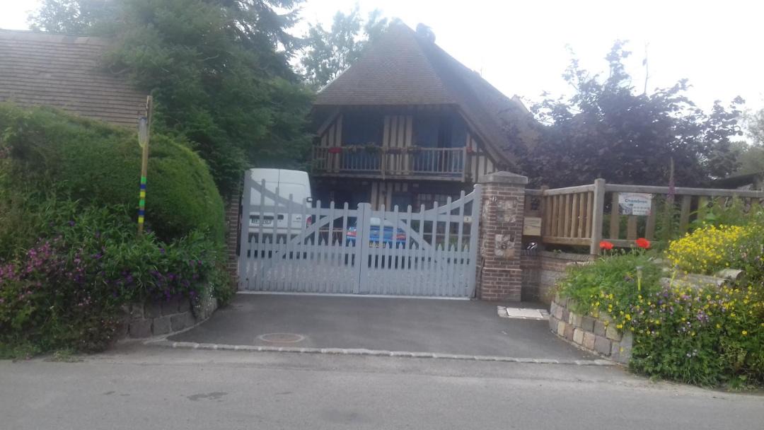 Photo of Others in Theuville-aux-Maillots