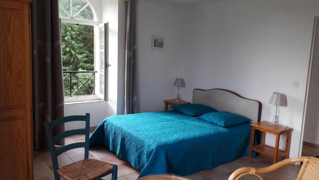 Photo of Bedroom in Saint-Denis-d'Orques