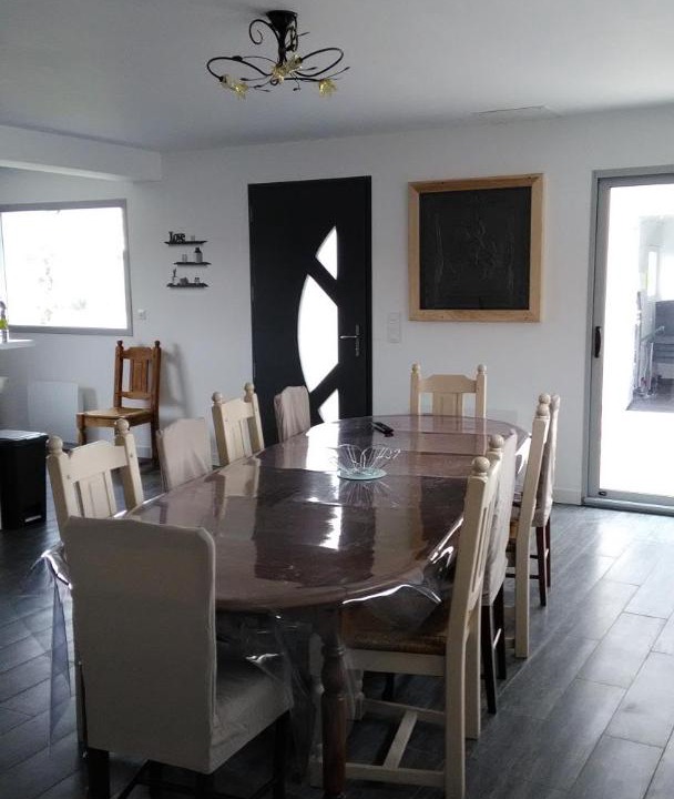 Photo of Others in Henneveux
