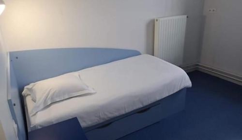 Single Room, Private Bathroom