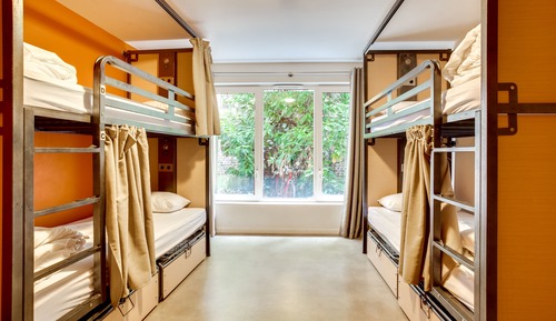 Bed in 4 beds female dorm with shared bathroom