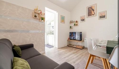 Apartment with Garden View