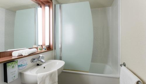 Standard Twin Room with One Single Bed - Up to Ten Years