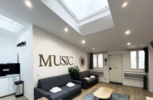 Quartier de la Porte-Saint-Denis Apartment | Urban Flat 187 - Sublime 1 Bedroom in Paris