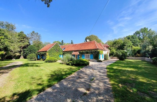 Roffey House | Home - Champs du Moulin - Séjour à Roffey