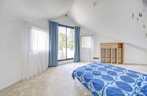 Saint-Nom-la-Breteche Villa | Magnifique Villa au Calme à 30min de Paris