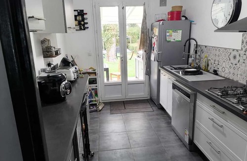 Senlis House | Homerez - Nice house for 7 ppl. with garden, terrace and balcony at Senlis