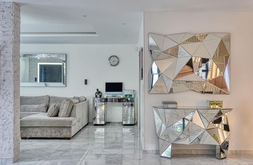 Ecouen Villa | Villa Luxe