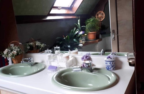 Maurepas House | Maison au Calme, Avec Joli Jardin, Proche de Toutes Commodités, de Versailles