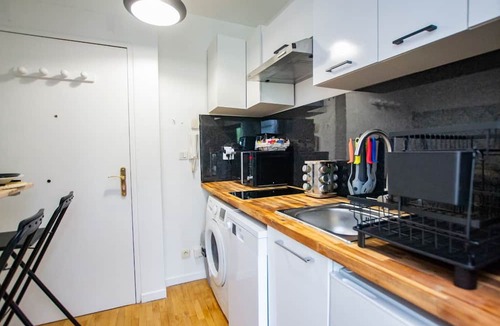 Carrieres-sous-Poissy Apartment | Studio Cosy Tout Confort Proche de Gare de Poissy